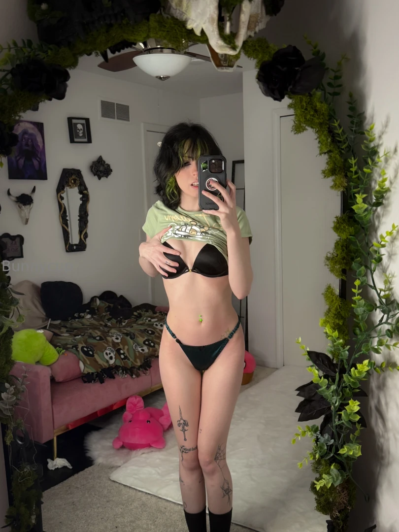 Mirror pics p 