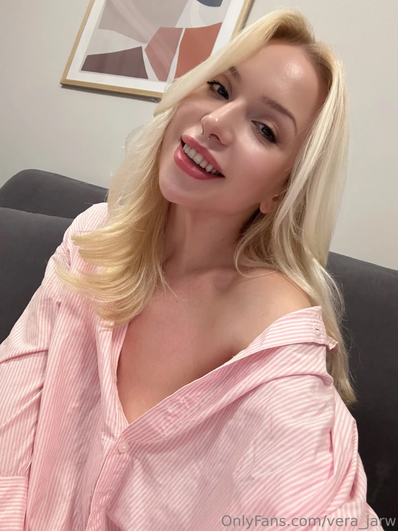 Kinda bored come keep me company 