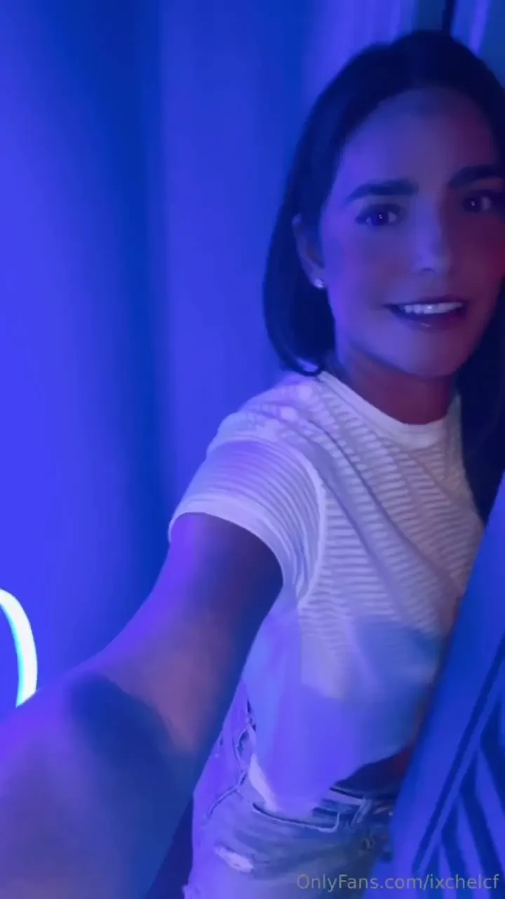 Strange lighting am este video es mi favorito en el ba o ense ando 