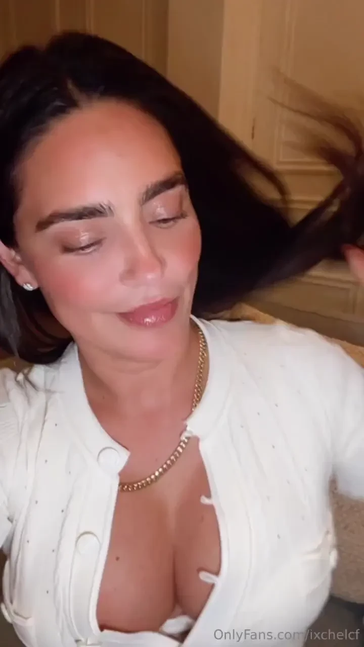 Con moretones y faja 