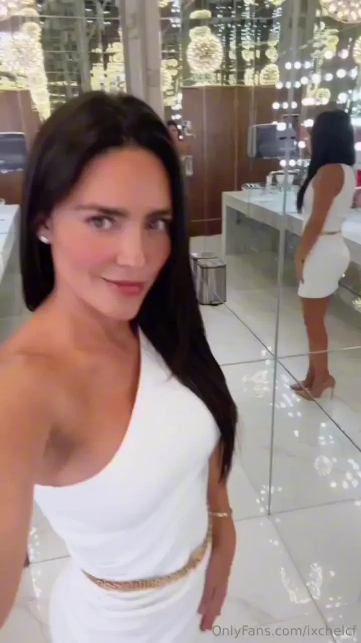 The golden belt 23 fotos y 3 videos de 1 00 min en el ba o de un 