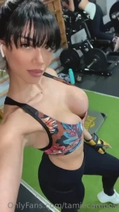 Rico entreno me dejas un regalito mientras grabo el material de hoy