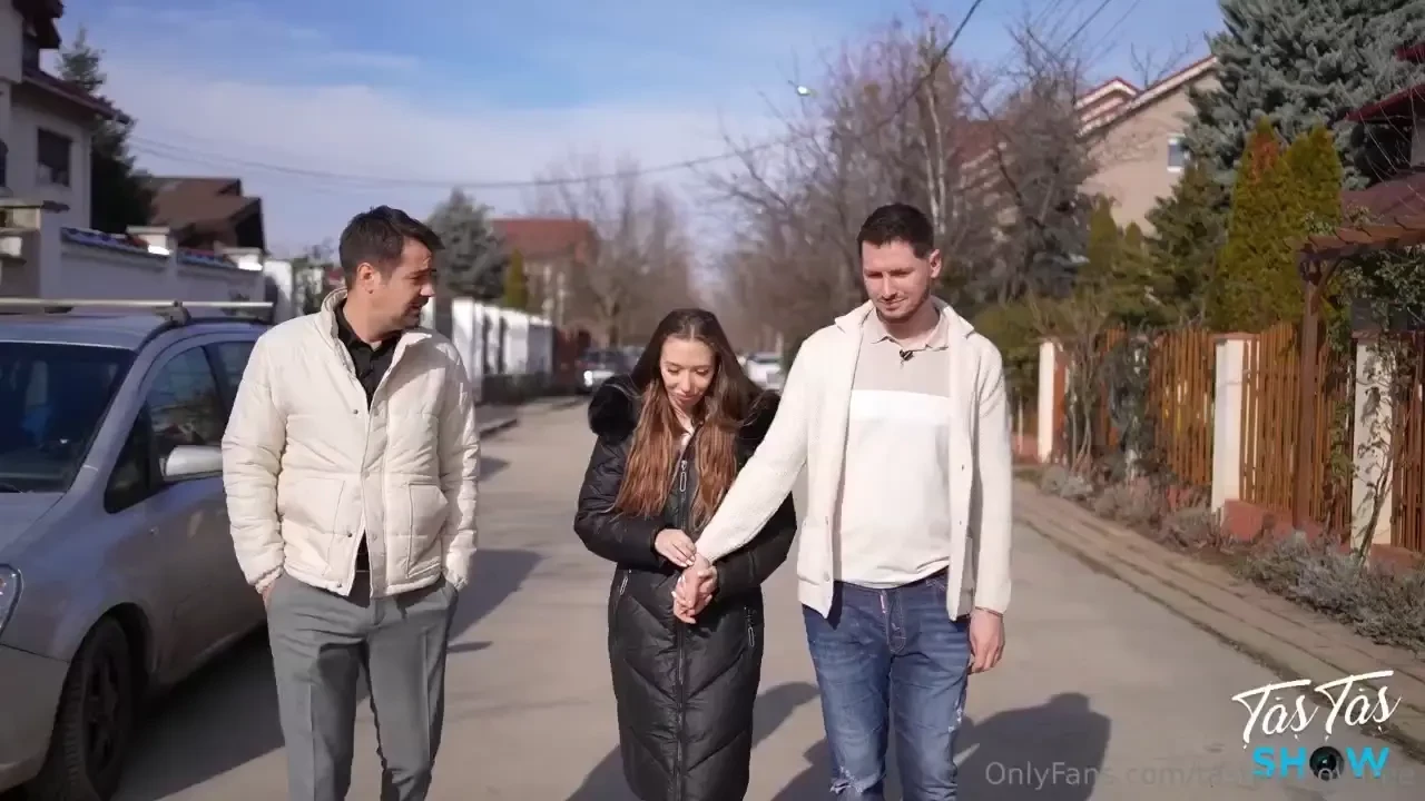 S mb t sear ne vom aventura n lumea bdsm-ului ntr-un episod n care 