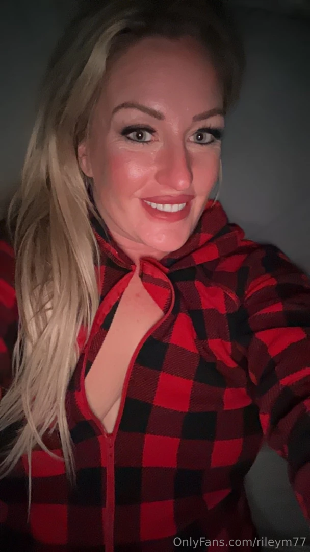 Bedtime baby dm me for some goodnight stories 