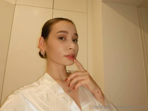 Hi my sweeties today i want to flirt a bit and find out what you