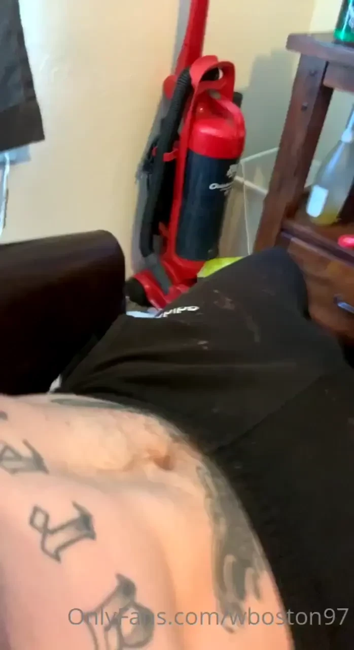 Wanna help make my room even messier let me know what content y all 