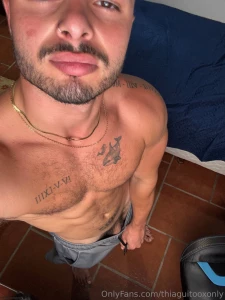 Coming home from my gym routine i got horny let s go private and help