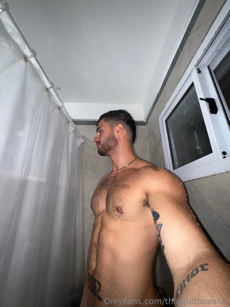 Come to the shower bb do you want us to get wet together 