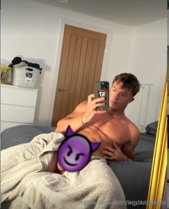 My bro s bigbulgetom page is free my boy got 10 inches on him go look