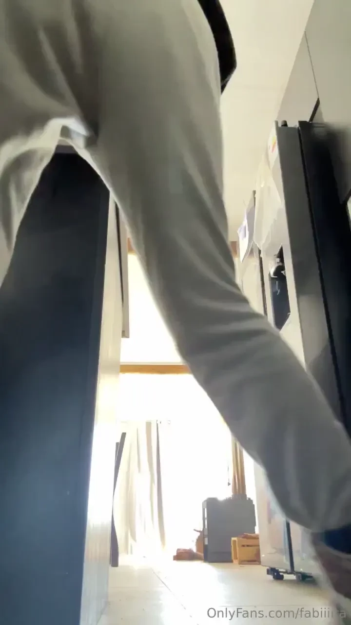 Aqu baj ndome los pantalones y toc ndome rico para ti 