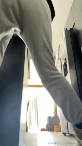 Aqu baj ndome los pantalones y toc ndome rico para ti