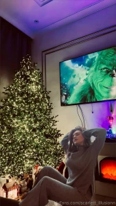 Still keeping the christmas tree se calming
