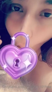 Unlock to see the uncensored pic plus 2 more pictures and a gif i look