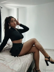 Hello my love do you like brunettes with green eyes i m camilabruny