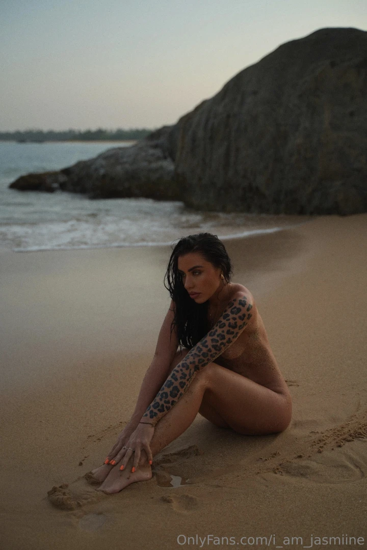 Hey guys how is your summer mood text to me if u want to see more of 