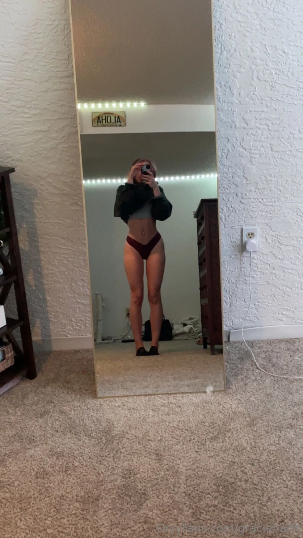 Am i too far awayy from the mirror for you 