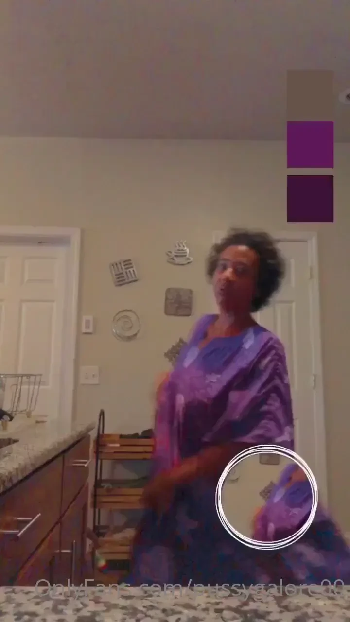 I love to dance dance with me 