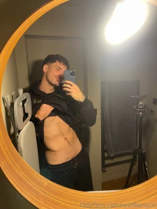 One glance and i ve got your full attention