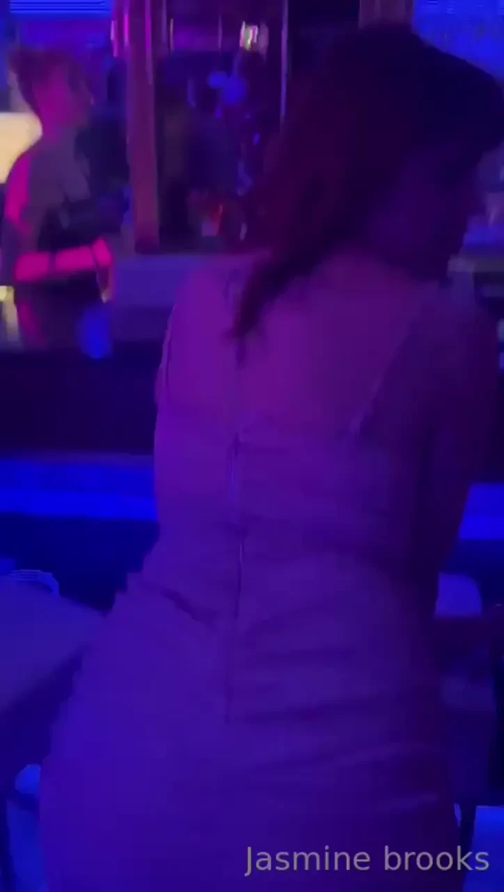 Would you chat me up at the bar 