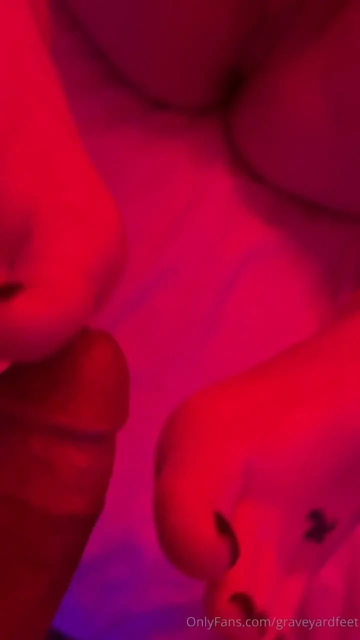 G o o n e r s we gooned to some porn so now you have to goon to me and 