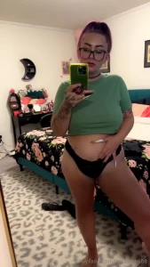 Lil pussy peek