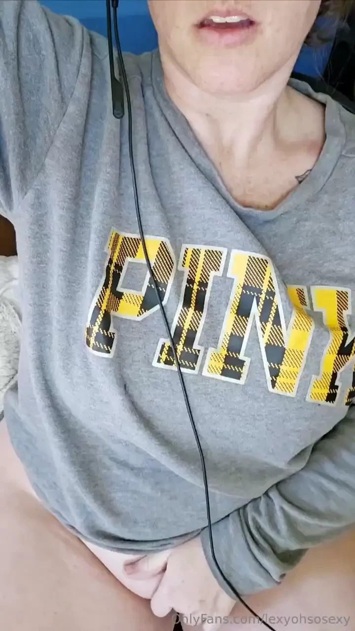 Happy freaky friday feeling naughty just playing with myself under my 