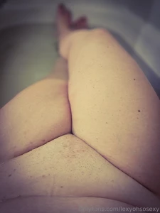 A well deserved relaxing bath in a nice epsom salt bath bomb part 1