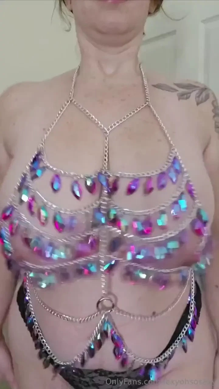 Like come on the colors and it s fun to shake 