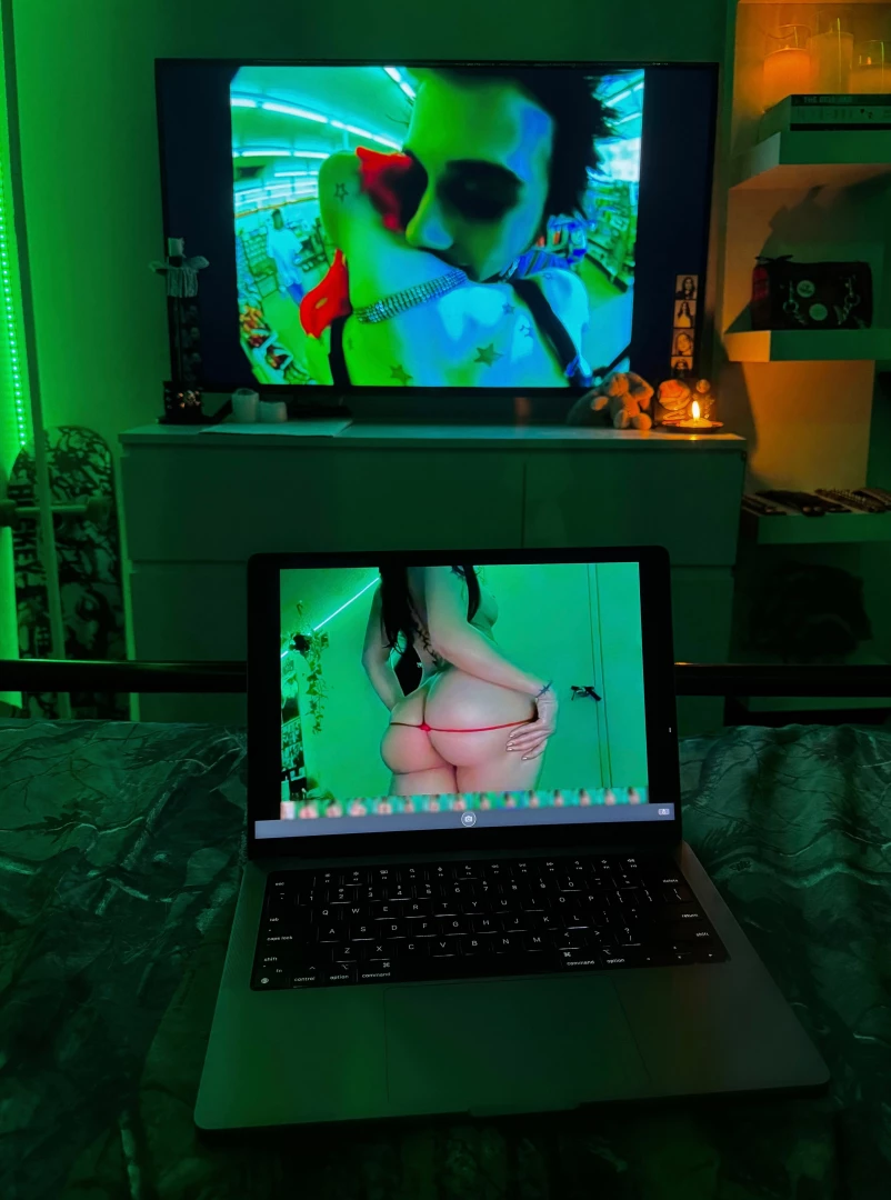 Wanna come over and watch 2000s music videos and watch me take my 