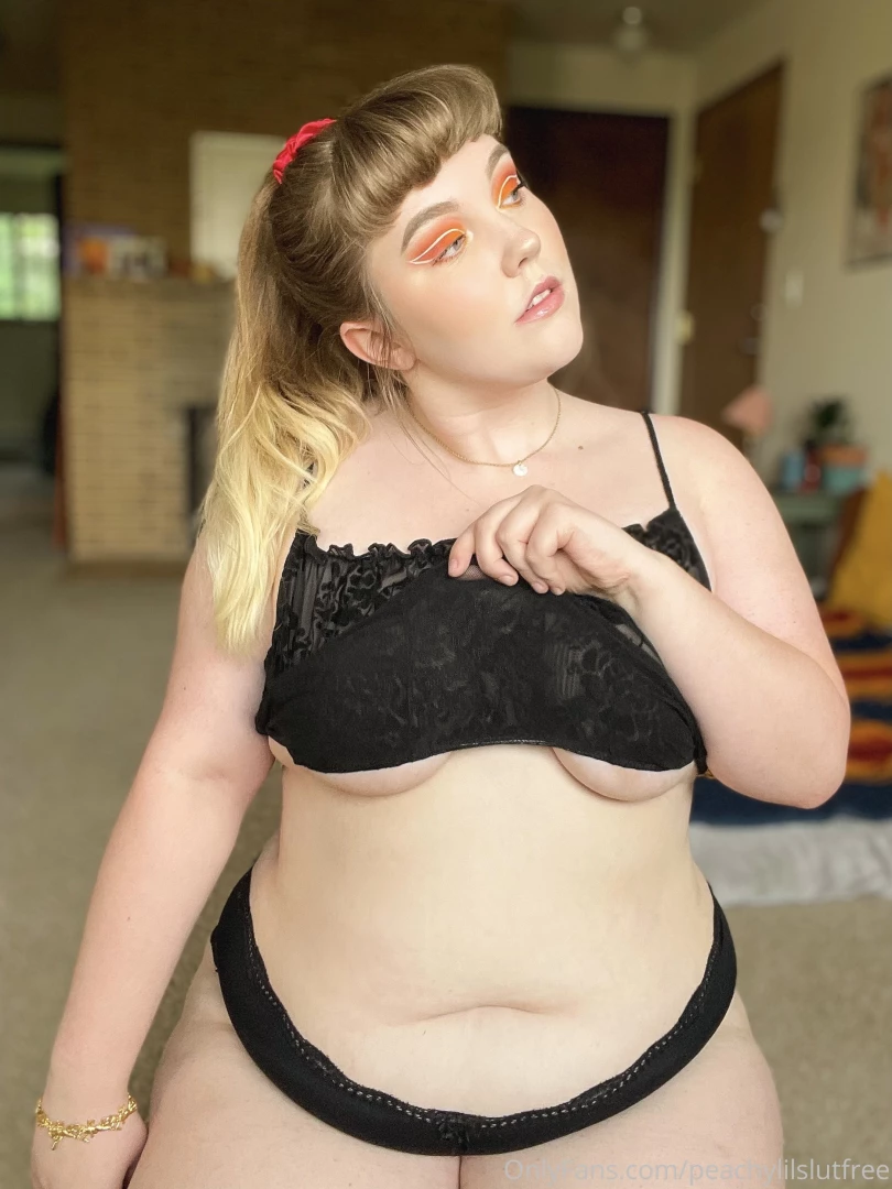 Want a pussy pic tip me 3 or more and i ll dm it to you 