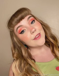 6 minutes of solo play with toys