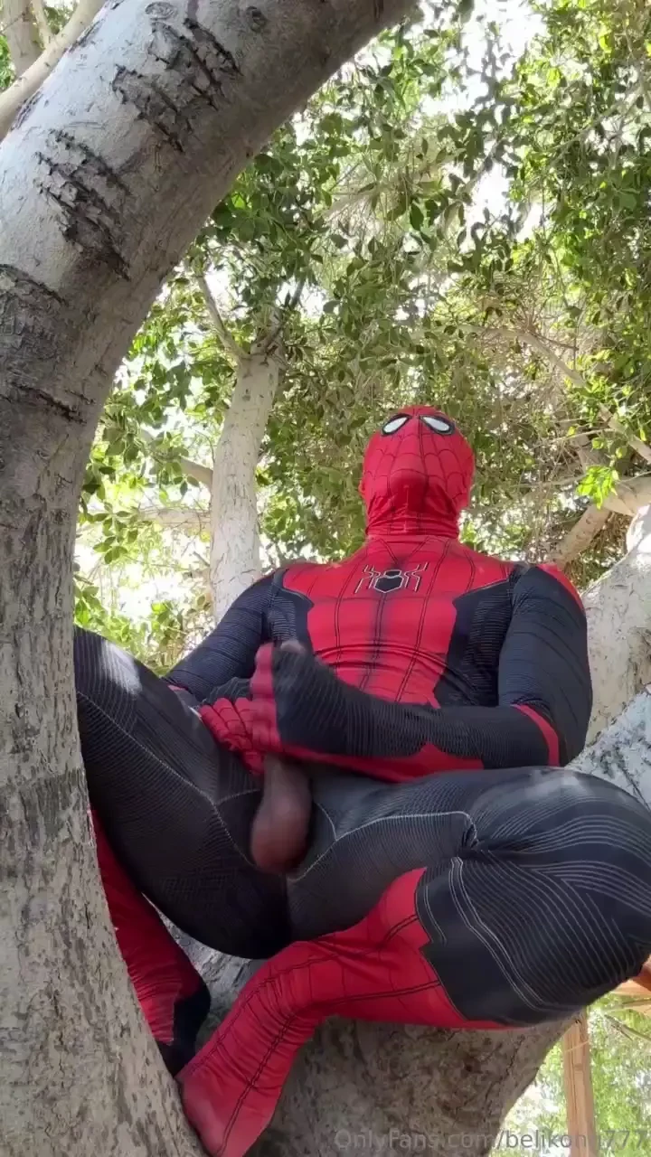 Me vine a chorros sin tocarme de lo mucho que apretaba el traje mi 