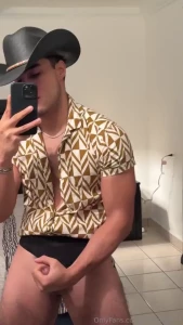 Se siente tan dura alv quien me la chupa toda part 1