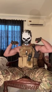 Here is ur call of dirty come suck all my dick till my leche te full u