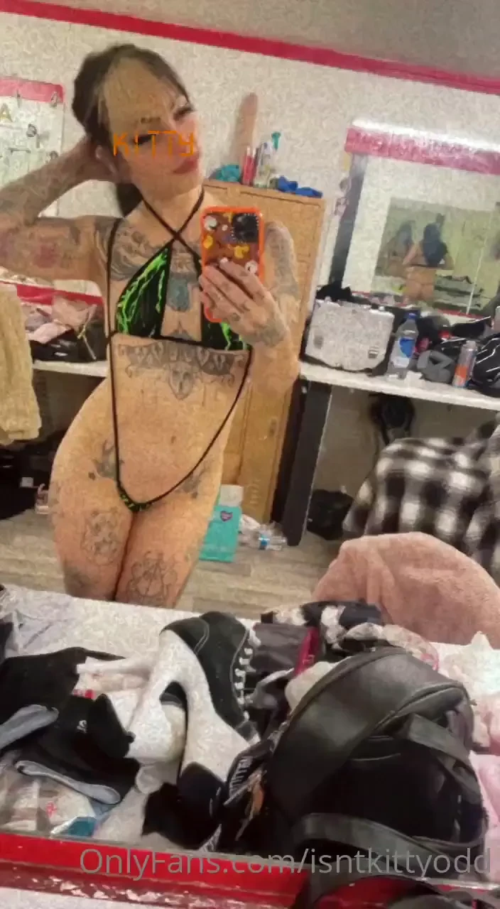 I looked so cute lastnight and it was sooo dead to top it off i broke part 1 