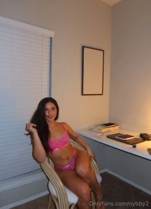 Your favorite distraction goes live at 9pm pst see you there