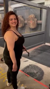 Look i really can throw the axes