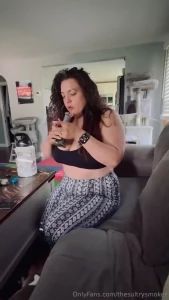 Imagine the way i d look at your before i was about to smoke it