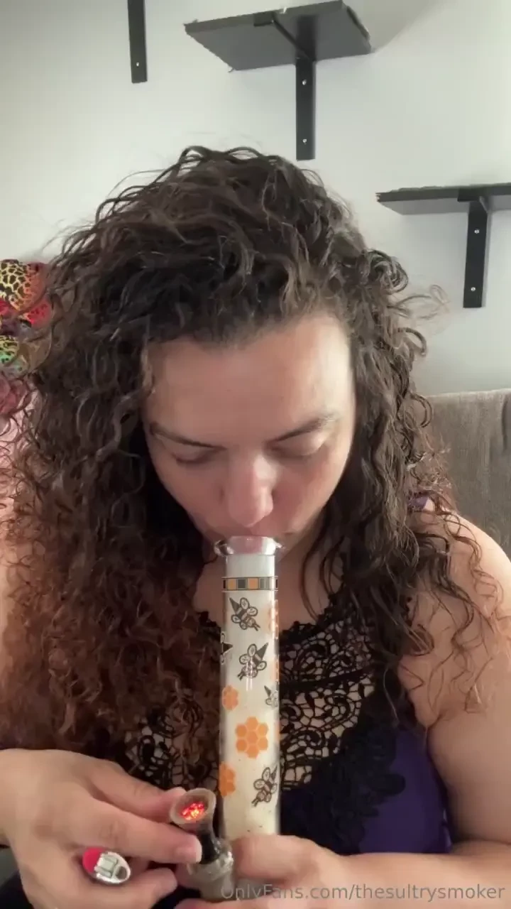 Fuck yeah it s friday so ready for a 3 day weekend who wants to get 