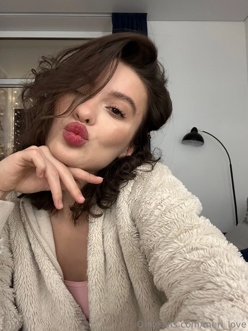 Oh today i finally found the very sweatshirt i ve been looking for for 