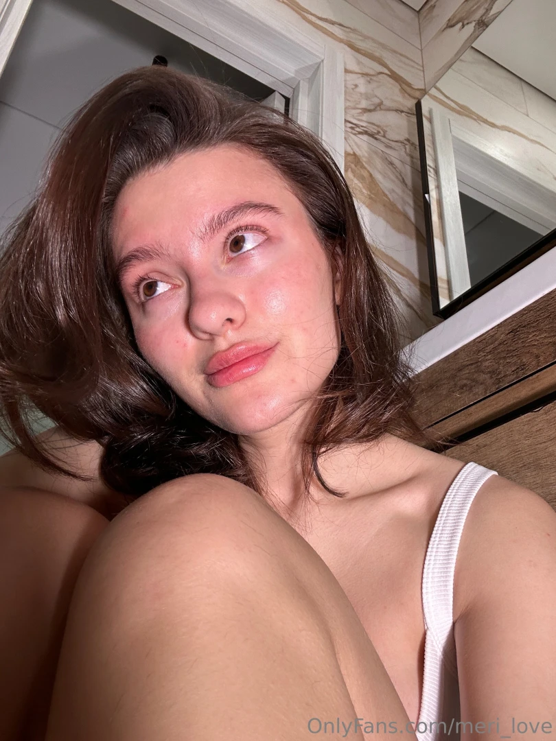 Brown eyes are not just a colour they are a whole universe in them you 