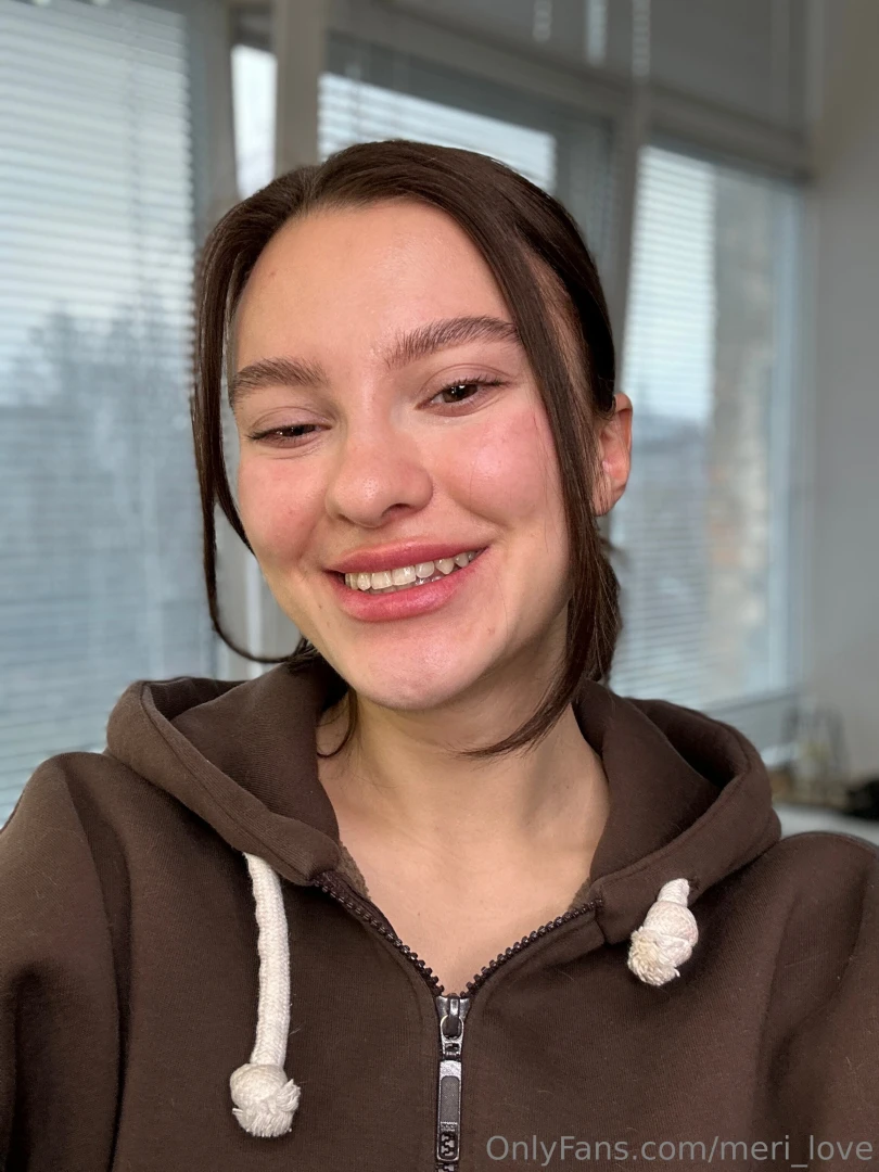 Today i realised that a smile is like a magic wand when you smile 