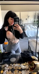 Took a break from cleaning to flirt