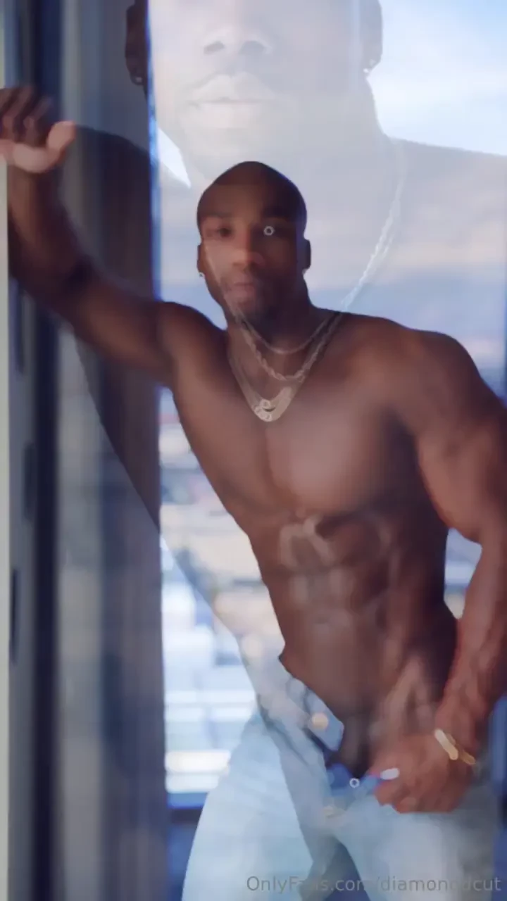 Are you still down for me check out my vip content on diamonddcuttvip 