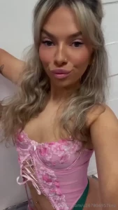 Pretty in pink part 1764