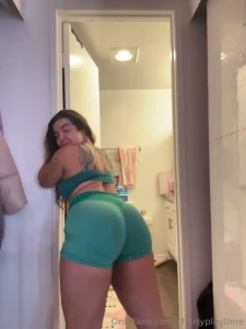 I get so horny after the gym and i just want to be fucked sending you
