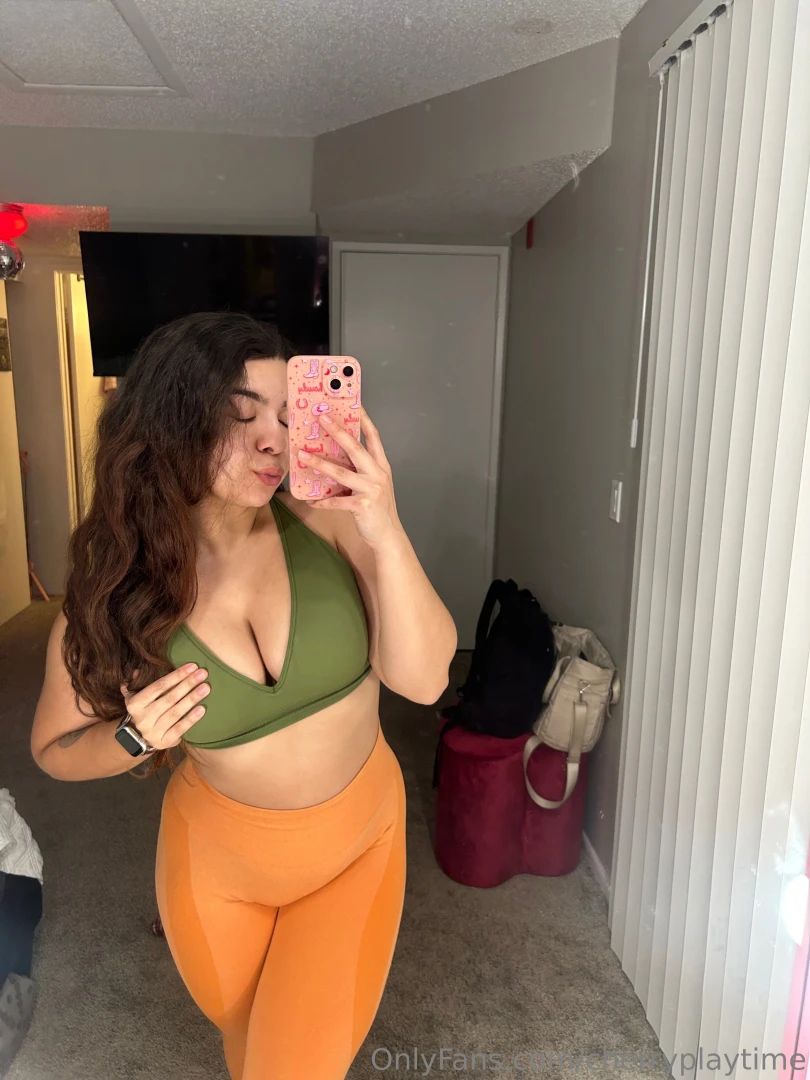 Pov i m your gym crush and i send you these part 2 