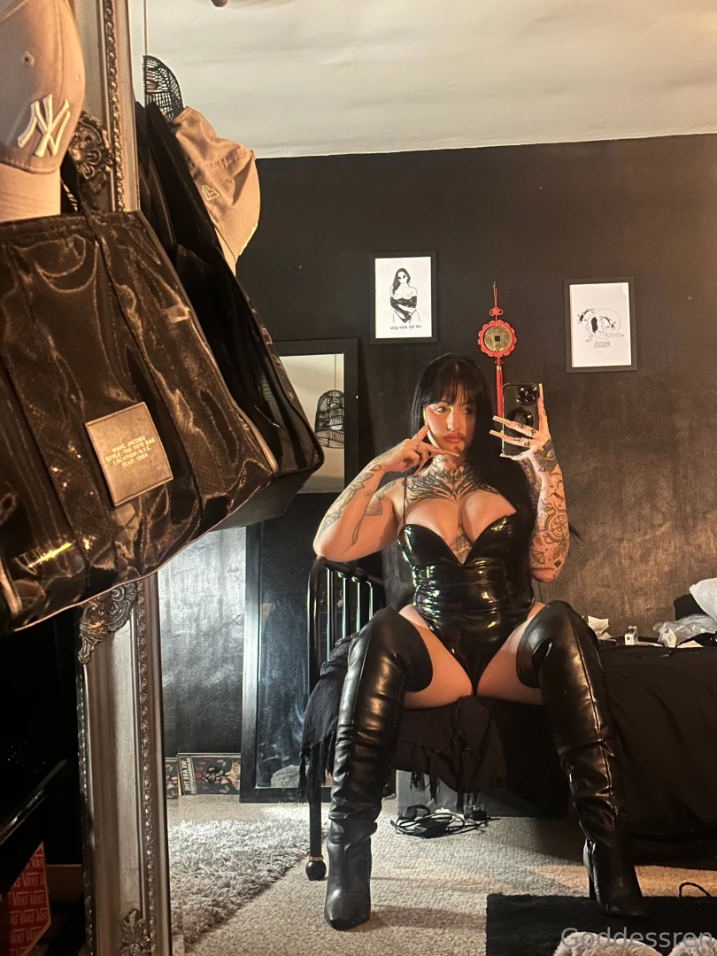 What s your favorite thing about this photo be honest 