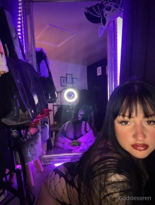 This angle speaks louder than words