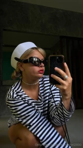 Quick mirror selfie i adore these spontaneous photos i believe these